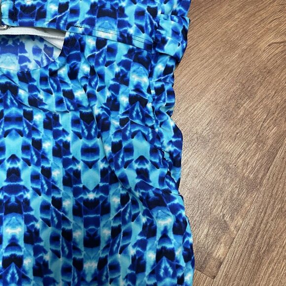 Athleta Tara Halter Tankini Top Blue Tie Dye Size 32D/DD Small Swim Suit Modest - Picture 6 of 8
